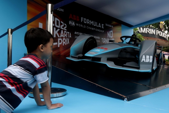 Replika Mobil Formula E Dipamerkan di Bundaran HI