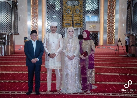 5 Potret Pernikahan Juliana Moechtar dengan Letkol TNI, Penampilannya Cantik Banget