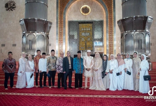 5 Potret Pernikahan Juliana Moechtar dengan Letkol TNI, Penampilannya Cantik Banget