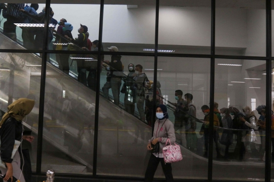 Suasana Stasiun Manggarai Saat Jam Pulang Kerja