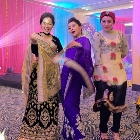 Penampilan Mayangsari di Ultah Iis Dahlia, Cantik Maksimal Berpakaian Ala Bollywood