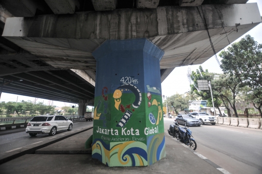 Warna-warni Mural di Flyover Ancol Sambut HUT DKI Jakarta