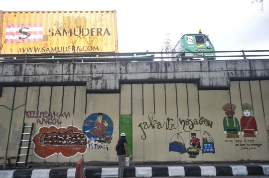 Warna-warni Mural di Flyover Ancol Sambut HUT DKI Jakarta