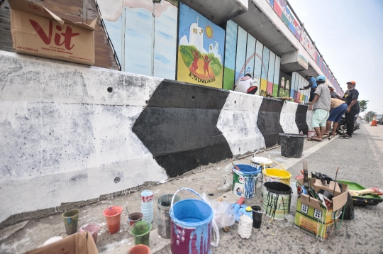 Warna-warni Mural di Flyover Ancol Sambut HUT DKI Jakarta