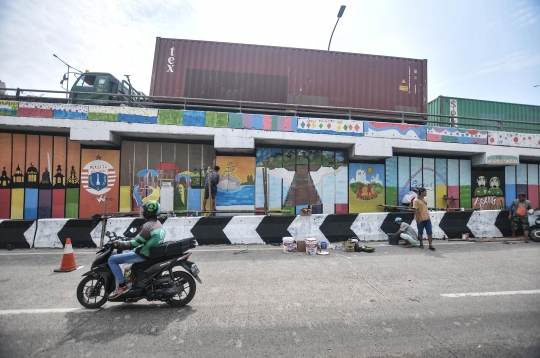 Warna-warni Mural di Flyover Ancol Sambut HUT DKI Jakarta