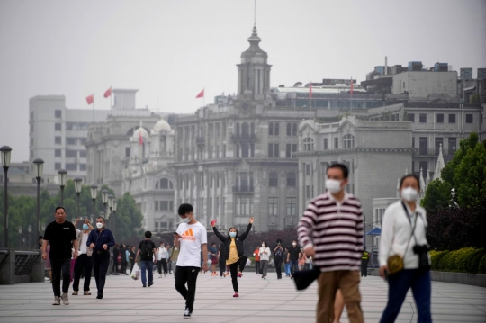 Warga Mulai Aktivitas Keluar Rumah Usai Shanghai Cabut Lockdown Ketat