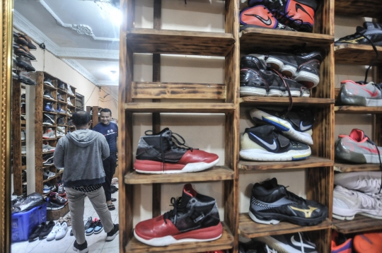 Bursa Sepatu Impor Bekas Makin Diminati