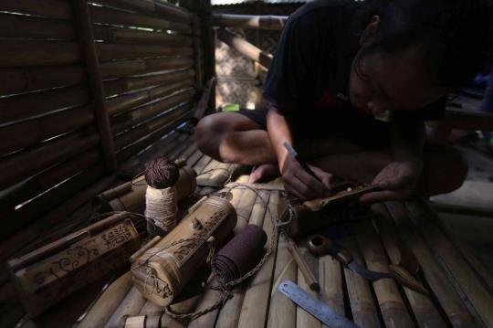 Menyulap Limbah Bambu Menjadi Barang Bernilai