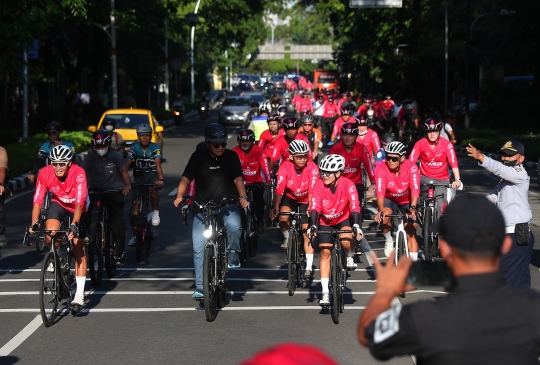 Hari Sepeda Sedunia, Anies Baswedan Gowes Bareng Dubes Negara G20