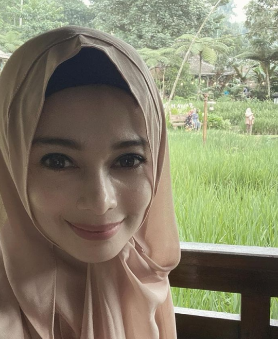 Jarang Tampil di Layar Kaca, Ini Potret Terbaru Jihan Fahira Tetap Cantik & Awet Muda