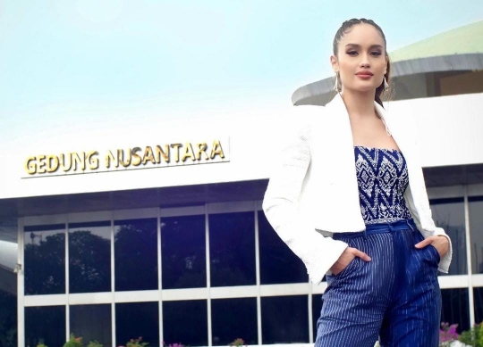 Potret Keren Cinta Laura Berpidato di Gedung MPR RI Bikin Netizen Bangga