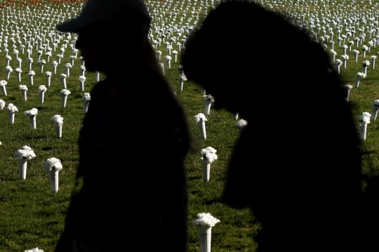 Bunga untuk 45.222 Orang di AS yang Tewas Akibat Kekerasan Senjata Tahun 2020