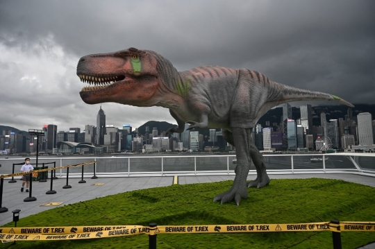 Penampakan Robot T-Rex yang Menghebohkan Warga Hong Kong