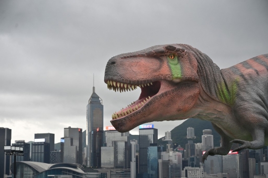 Penampakan Robot T-Rex yang Menghebohkan Warga Hong Kong