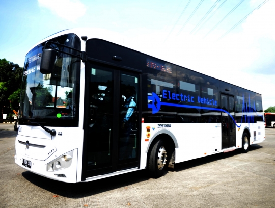 Penampakan Bus Listrik Transjakarta Saat Diluncurkan