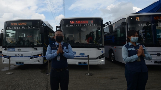 Penampakan Bus Listrik Transjakarta Saat Diluncurkan