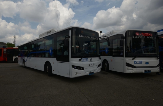 Penampakan Bus Listrik Transjakarta Saat Diluncurkan