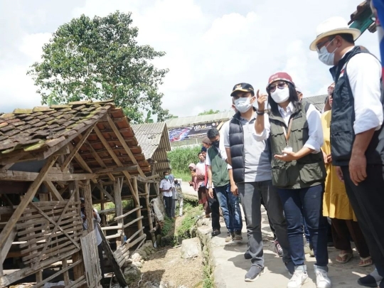 Kekuatan Hati Ridwan Kamil, Masih Berduka Tetap Turun ke Lapangan Hibur Warga