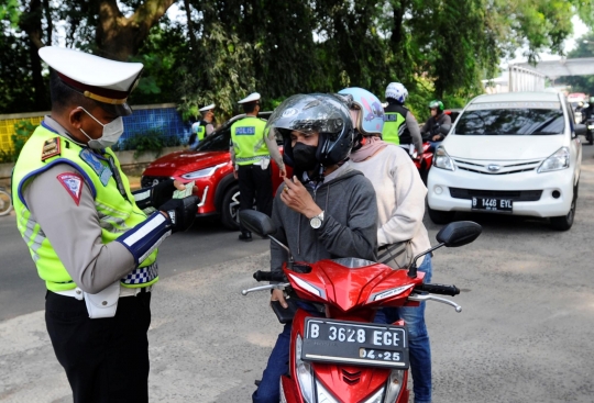 Ratusan Kendaraan Terjaring Razia Pajak STNK di Depok