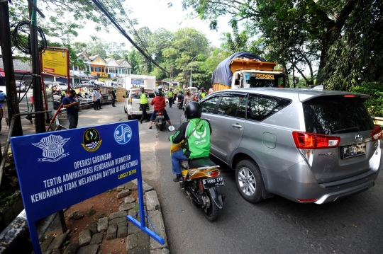 Ratusan Kendaraan Terjaring Razia Pajak STNK di Depok