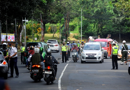 Ratusan Kendaraan Terjaring Razia Pajak STNK di Depok