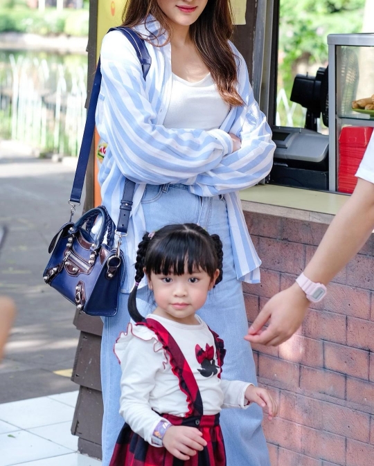 5 Potret Cantik Alinea Ava Nasution Anak Raditya Dika dan Anissa Aziza