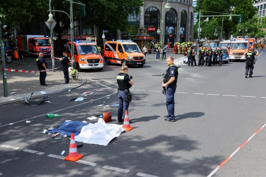 Satu Tewas dan Puluhan Orang Terluka usai Mobil Tabrak Kerumunan di Jerman