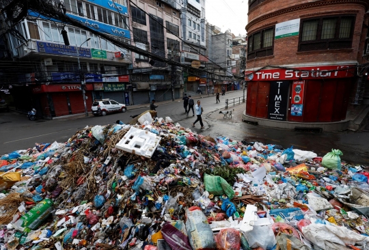 Potret Masalah Sampah Nepal yang Menumpuk di Tengah Kota