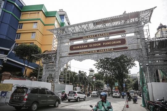 Pembangunan Gapura Chinatown Jakarta di Glodok