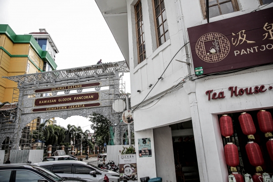 Pembangunan Gapura Chinatown Jakarta di Glodok