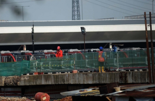 Pembangunan Proyek LRT Jabodebek Capai 90 Persen