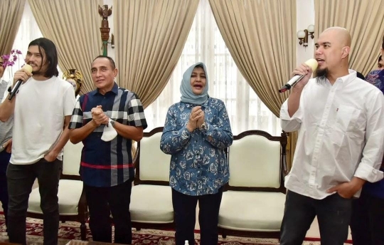 Jamuan Spesial Gubernur Pensiunan Jenderal TNI untuk Ahmad Dhani dan Personel Dewa