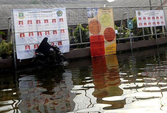 Sudah Tiga Minggu Banjir Genangi SMAN 4 Tangerang Selatan