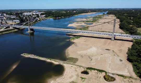 Sungai Loire di Prancis Mengering Akibat Gelombang Panas