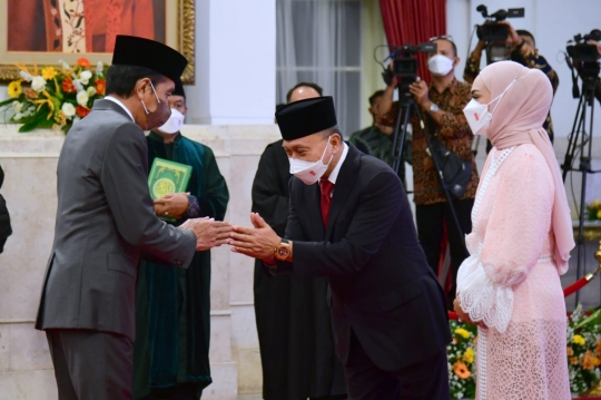 Momen Pelantikan Menteri dan Wakil Menteri Baru Jokowi-Ma'ruf