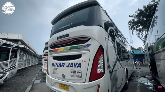 bus sinar jaya