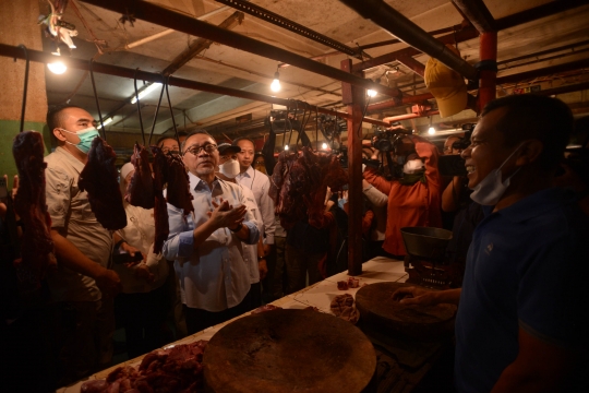 Blusukan di Pasar Cibubur, Mendag Zulkifli Hasan Kaget Harga Bahan Pokok Naik Semua
