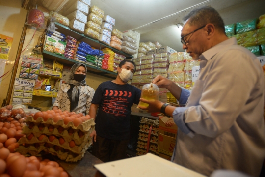 Blusukan di Pasar Cibubur, Mendag Zulkifli Hasan Kaget Harga Bahan Pokok Naik Semua