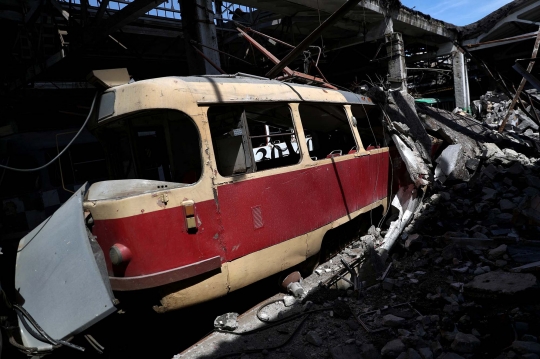 Porak-poranda Depo Trem Ukraina Akibat Gempuran Rusia
