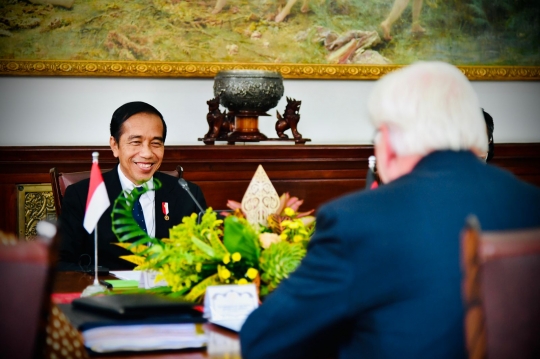 Keakraban Jokowi dan Presiden Jerman saat Bertemu di Istana Bogor