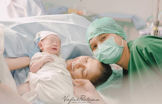 Lucu dan Menggemaskan, Ini Potret Baby Ansel Anak Kedua Syamsir Alam & Bunga Jelitha