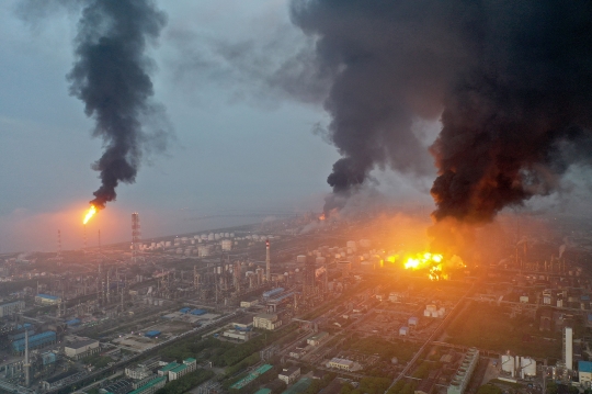 Kebakaran Pabrik Kimia di Shanghai, 1 Orang Tewas