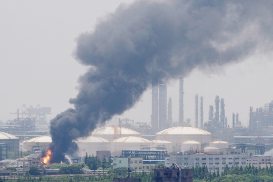 Kebakaran Pabrik Kimia di Shanghai, 1 Orang Tewas