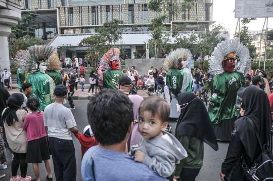 Kemeriahan Pawai Kesenian Betawi Sambut HUT DKI Jakarta