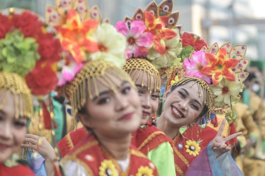 Kemeriahan Pawai Kesenian Betawi Sambut HUT DKI Jakarta