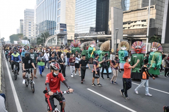 Kemeriahan Pawai Kesenian Betawi Sambut HUT DKI Jakarta