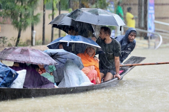 Potret Banjir di Bangladesh dan India yang Tewaskan Puluhan Orang