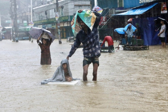 Potret Banjir di Bangladesh dan India yang Tewaskan Puluhan Orang