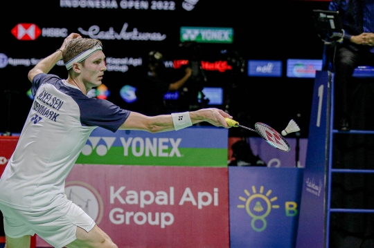 Selebrasi Tunggal Putra Denmark Jadi Juara Indonesia Open 2022 Usai Tekuk China
