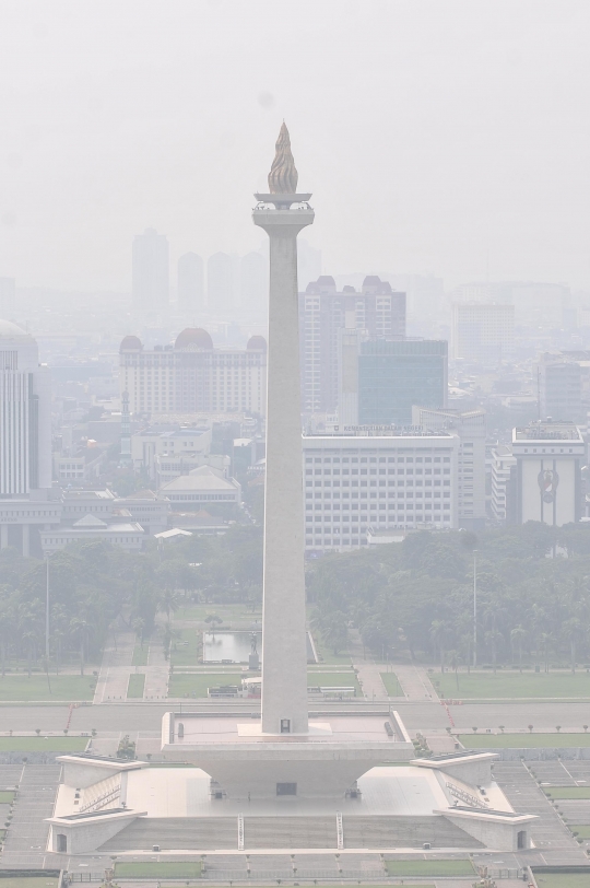 Penampakan Polusi Udara Selimuti Jakarta